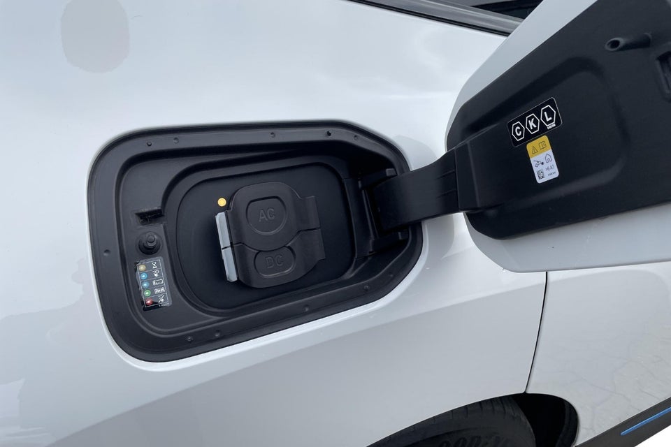 BMW iX xDrive40 Supercharged 5d