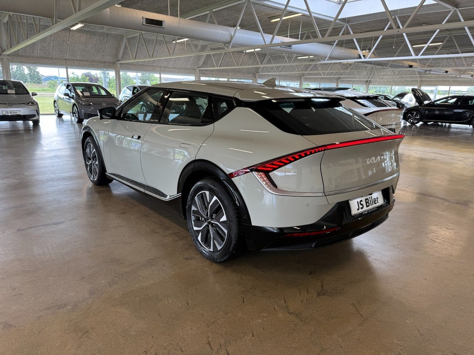 Kia EV6 58 Standard Range Upgrade 5d