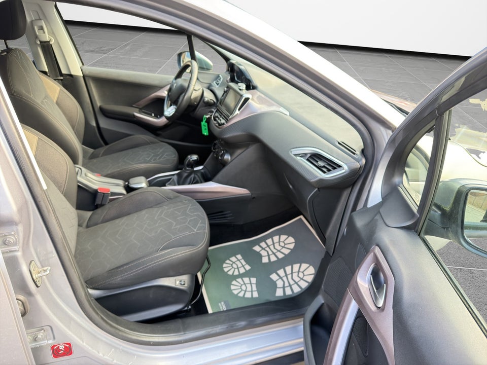 Peugeot 2008 1,2 VTi 82 Active 5d