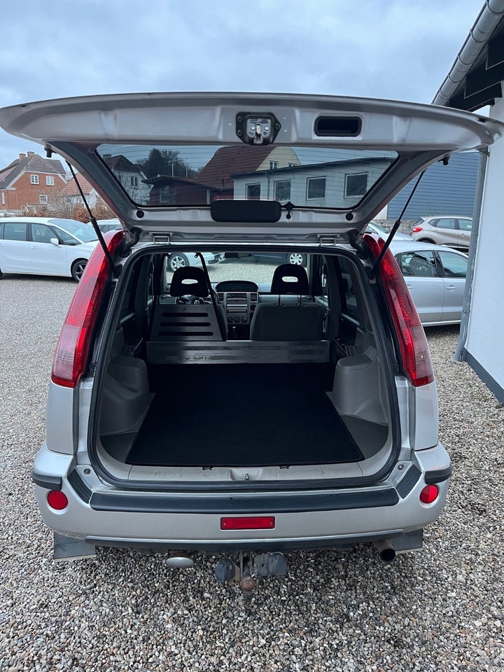 Nissan X-Trail 2,2 dCi Van 5d