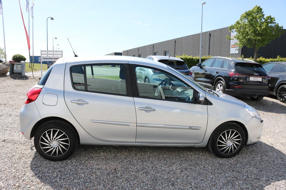 Renault Clio III 1,5 dCi 75 Authentique 5d