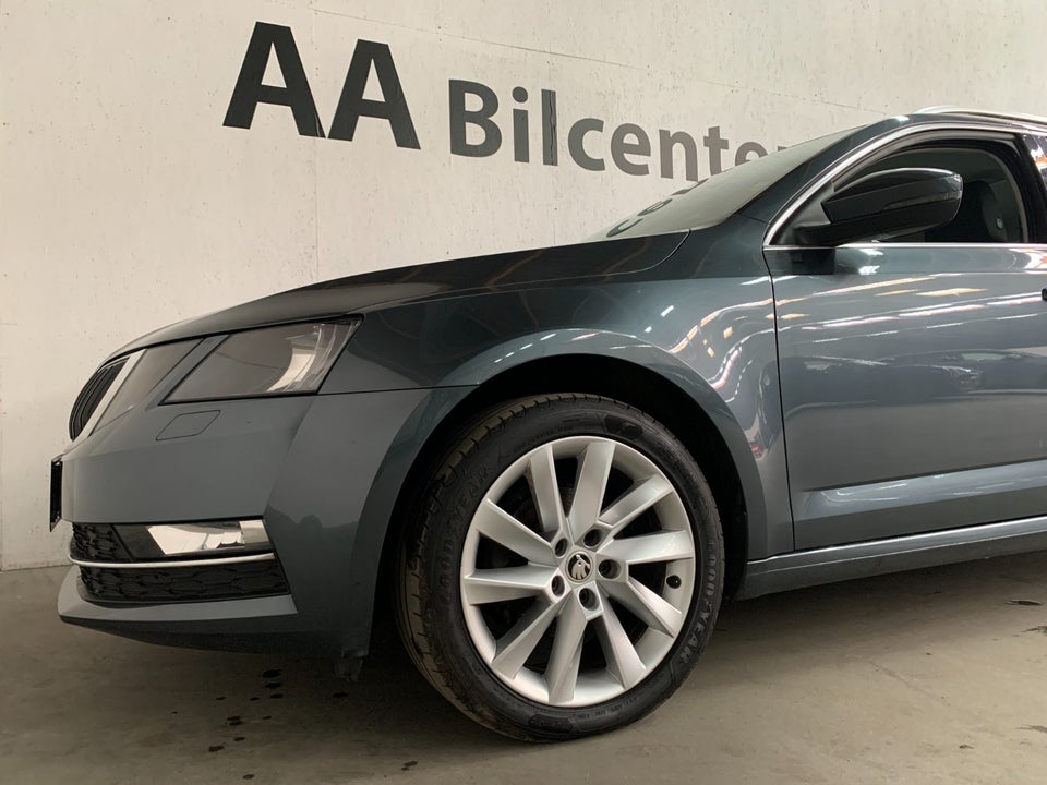 Skoda Octavia 1,6 TDi 115 Style Combi DSG 5d