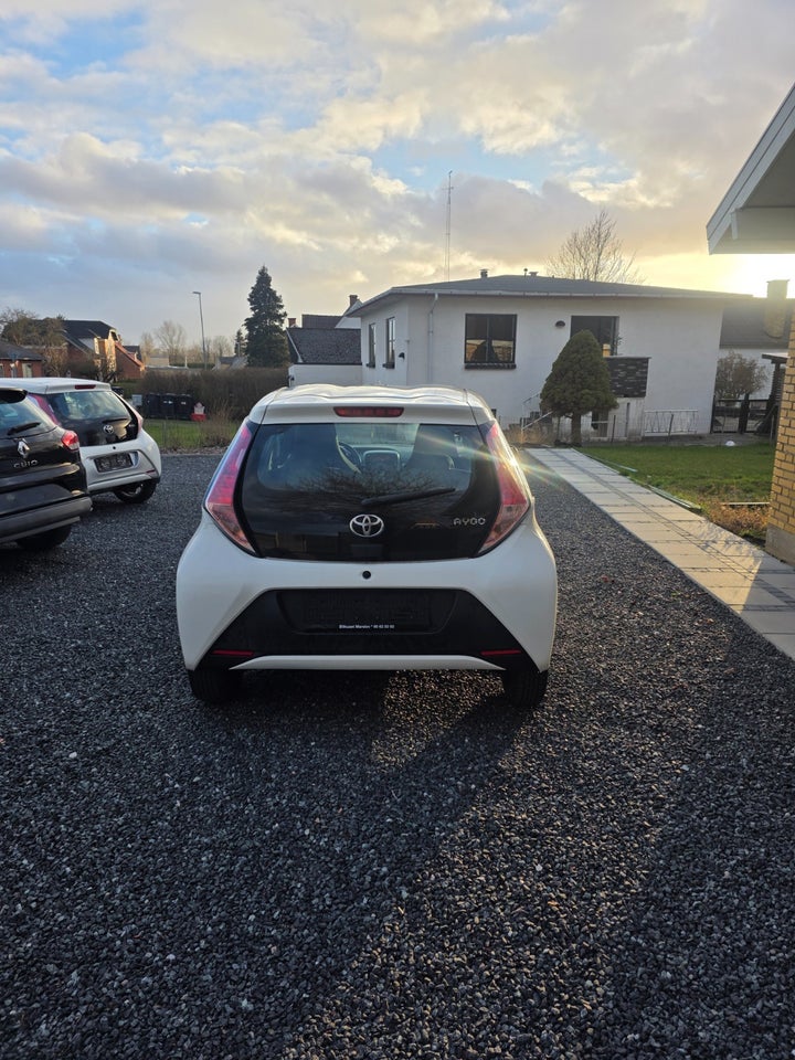 Toyota Aygo 1,0 VVT-i x-play 5d