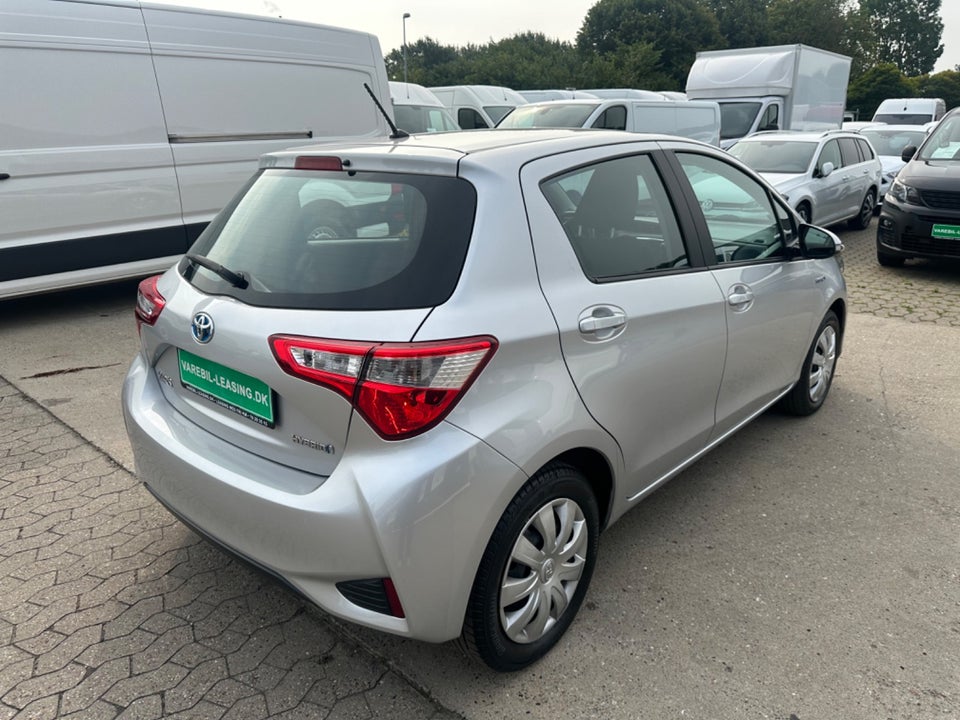 Toyota Yaris 1,5 Hybrid H1 e-CVT Van 5d