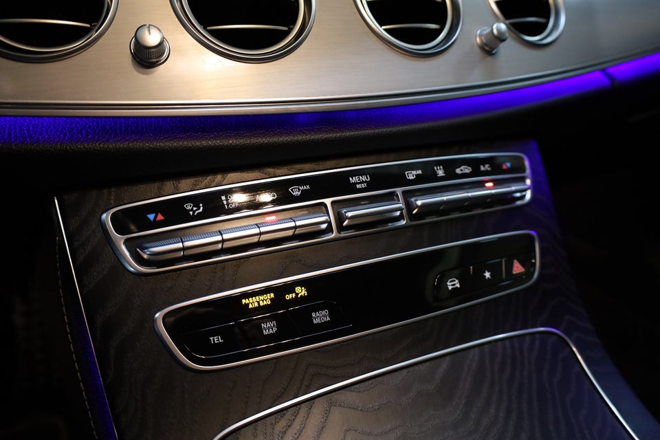 Mercedes E300 de 2,0 AMG Line stc. aut. 5d
