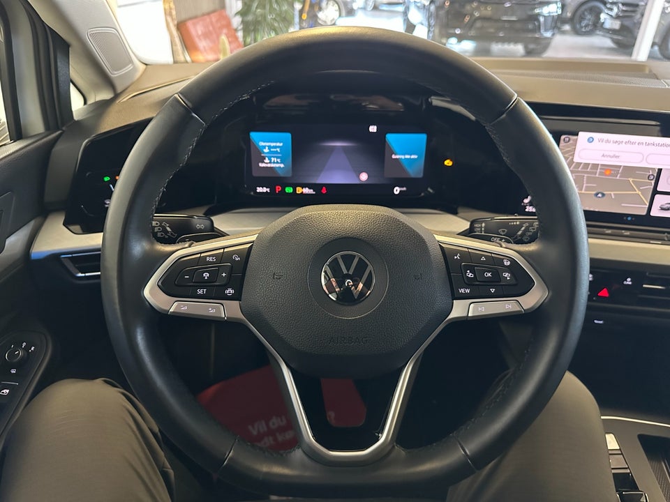VW Golf VIII 1,5 eTSi 150 Life DSG 5d