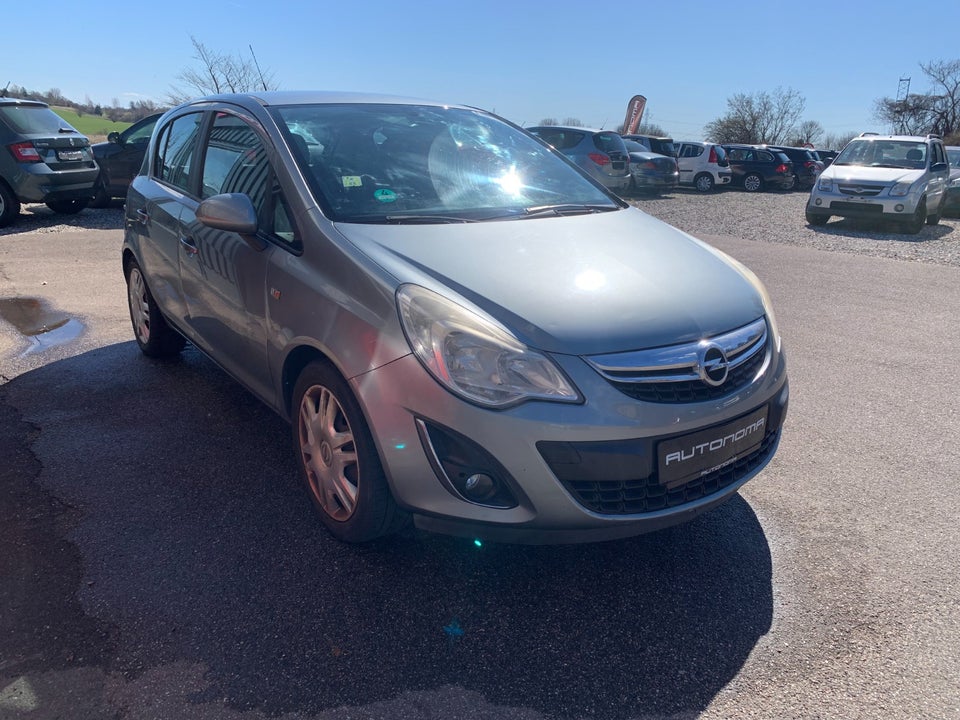 Opel Corsa 1,4 16V Cosmo 5d