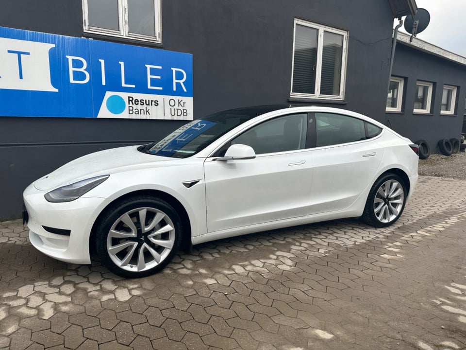 Tesla Model 3 Standard Range+ RWD 4d