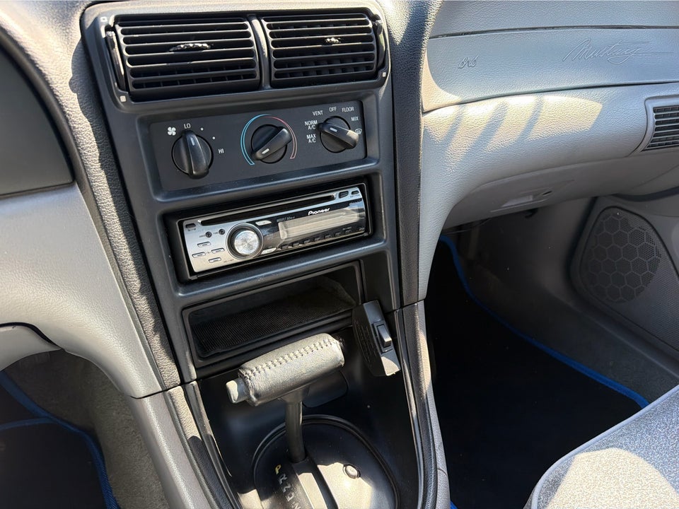 Ford Mustang 3,8 V6 Coupé aut. 2d