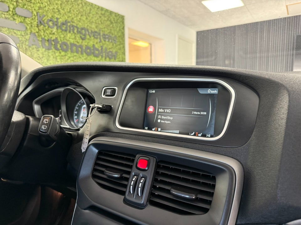 Volvo V40 1,6 D2 115 Kinetic Drive-E 5d