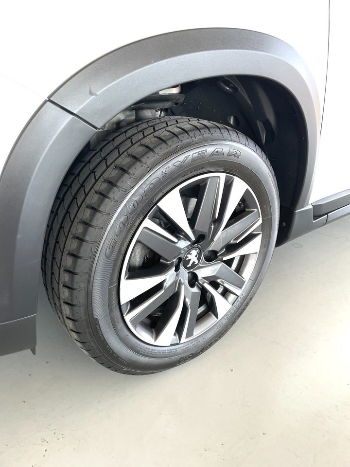 Peugeot 2008 1,2 e-THP 110 Allure 5d