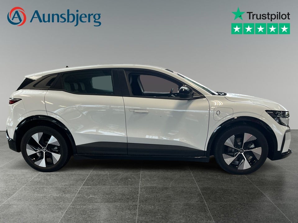 Renault Megane E-Tech 40 Equilibre 5d