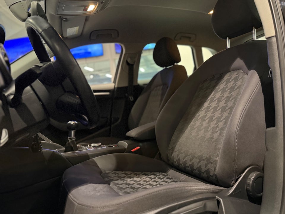 Audi A3 1,6 TDi 110 Ultra Attraction 4d