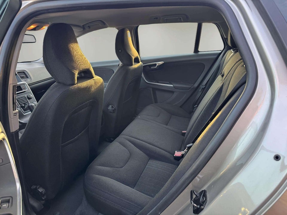 Volvo V60 1,6 T3 150 Kinetic aut. 5d