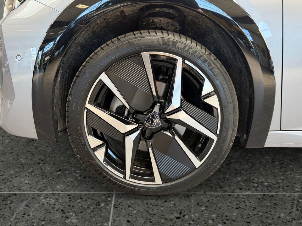 Peugeot e-208 54 GT 5d