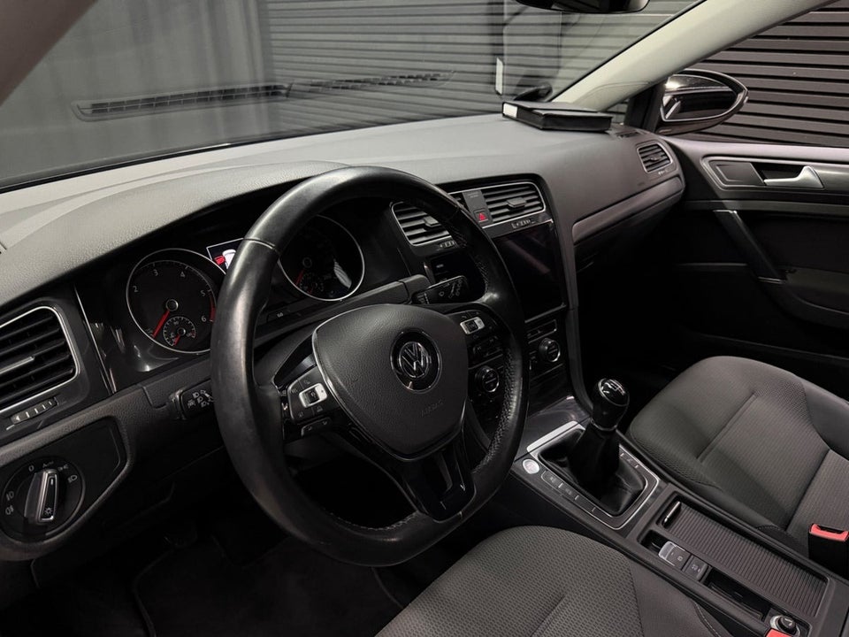 VW Golf VII 1,6 TDi 115 Comfortline 5d