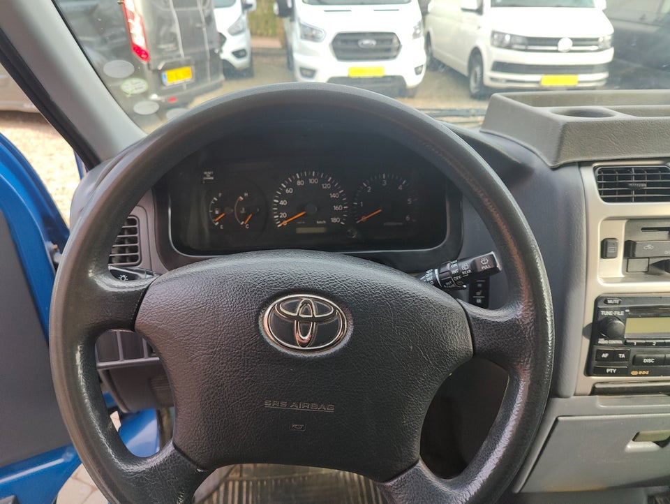 Toyota HiAce 2,5 D-4D 95 kort 4d