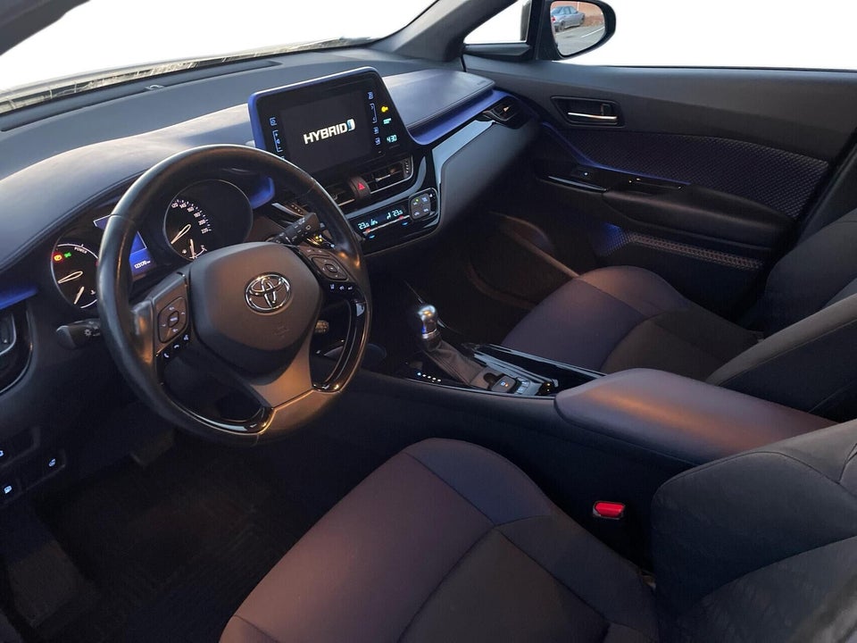 Toyota C-HR 1,8 Hybrid C-ULT CVT 5d