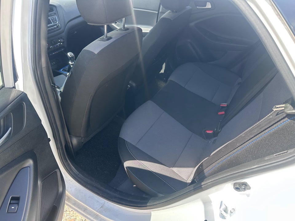 Hyundai i20 1,1 CRDi 75 EM-Edition 5d