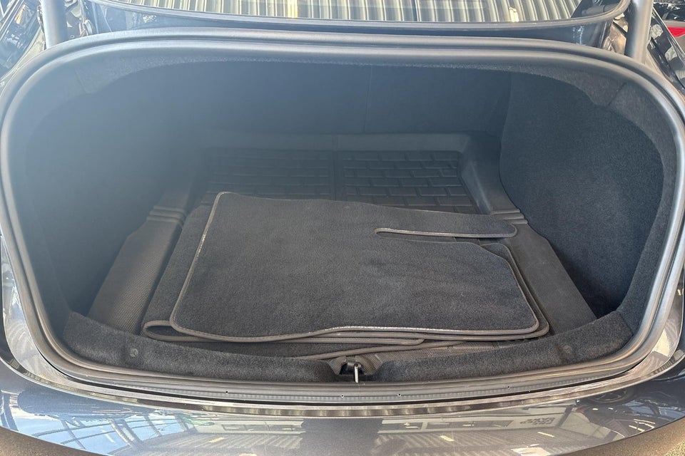 Tesla Model 3 Long Range AWD 4d