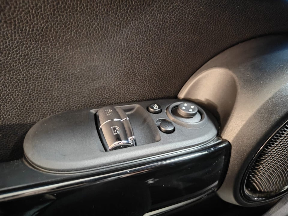 MINI Cooper SE Essential 3d