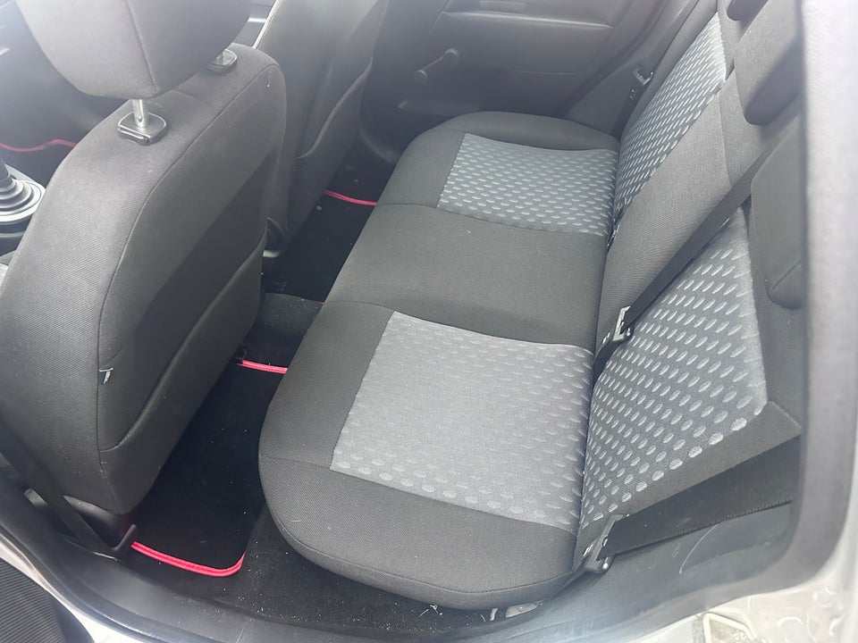 Ford Fiesta 1,4 Ghia aut. 5d