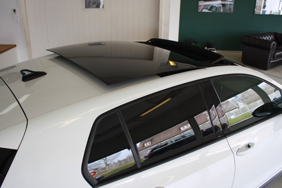 VW Golf VIII 1,4 GTE DSG 5d