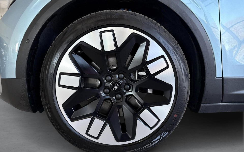 Ford Explorer 77 Premium Extended Range 5d