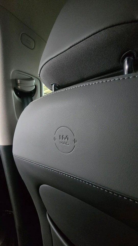 MG IM6 100 Performance AWD 5d