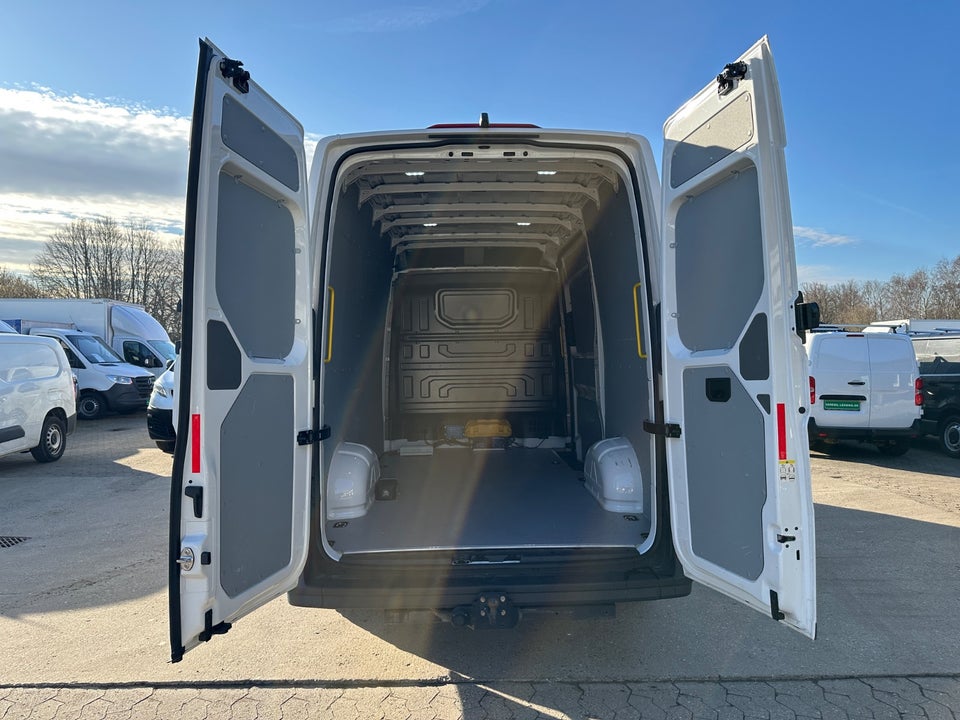 MAN TGE 2,0 3.180 Kassevogn L3H3 aut. FWD