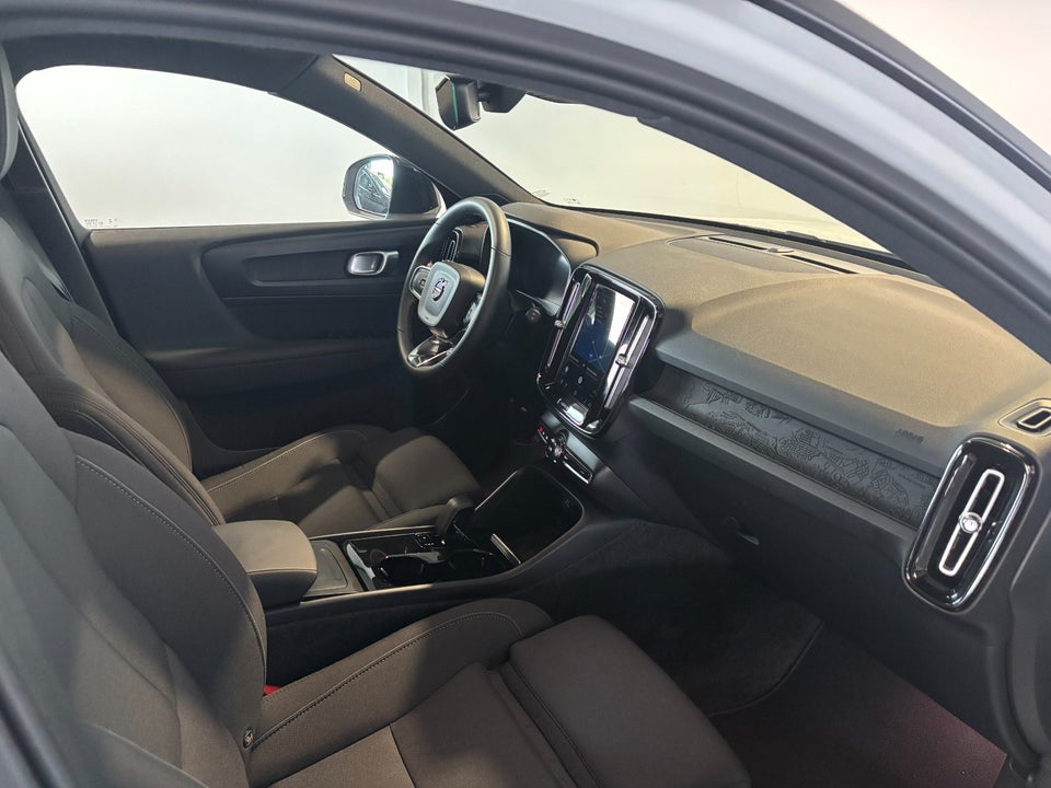 Volvo XC40 ReCharge Extended Range Plus 5d