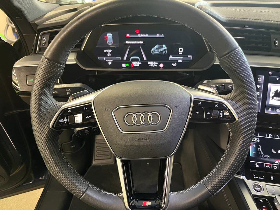 Audi Q8 e-tron 50 S-line quattro 5d