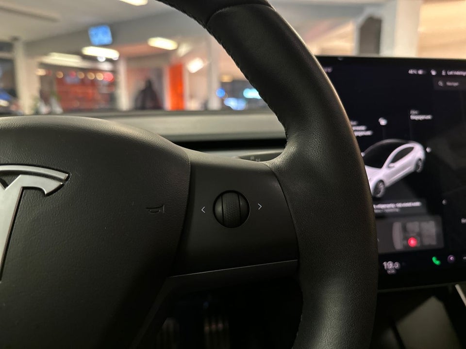 Tesla Model 3 Long Range AWD 4d