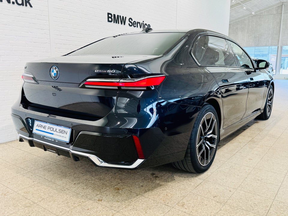 BMW i7 eDrive50 M-Sport 4d