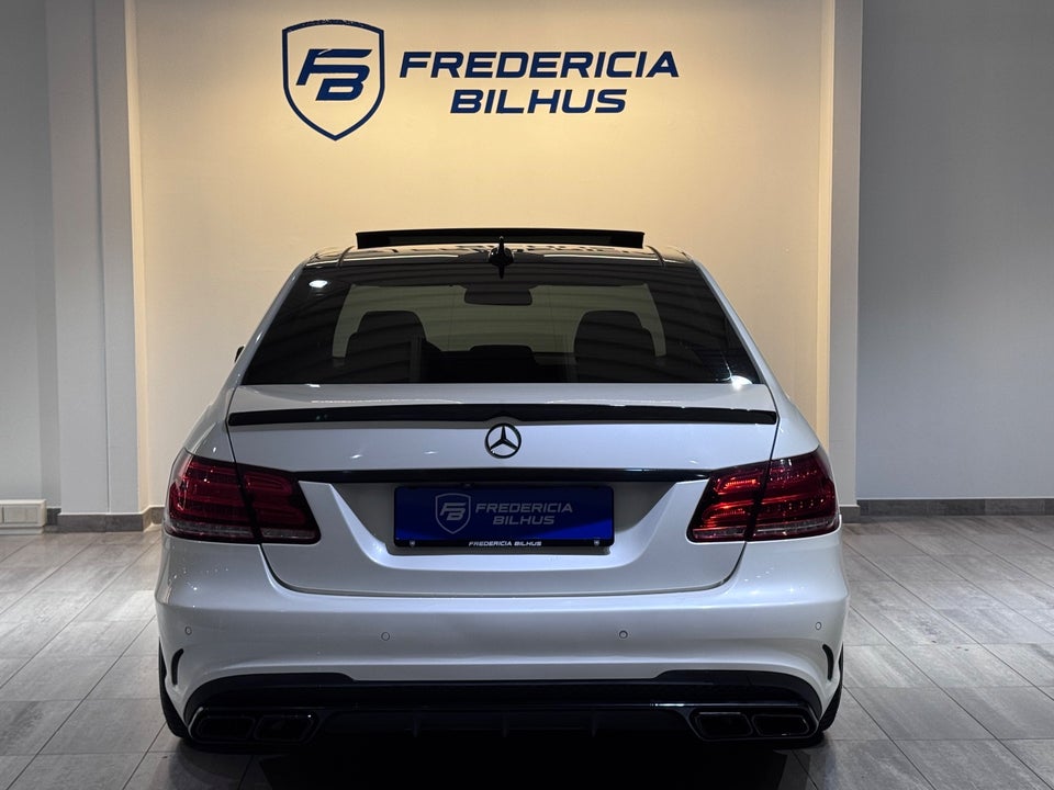 Mercedes E500 4,7 AMG Line aut. 4Matic 4d