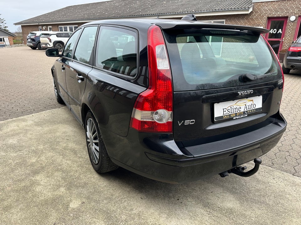 Volvo V50 1,8 Momentum 5d