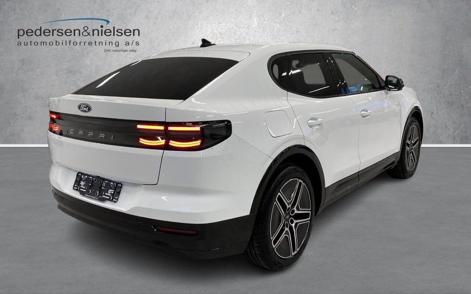 Ford Capri 82 Premium Extended Range 5d