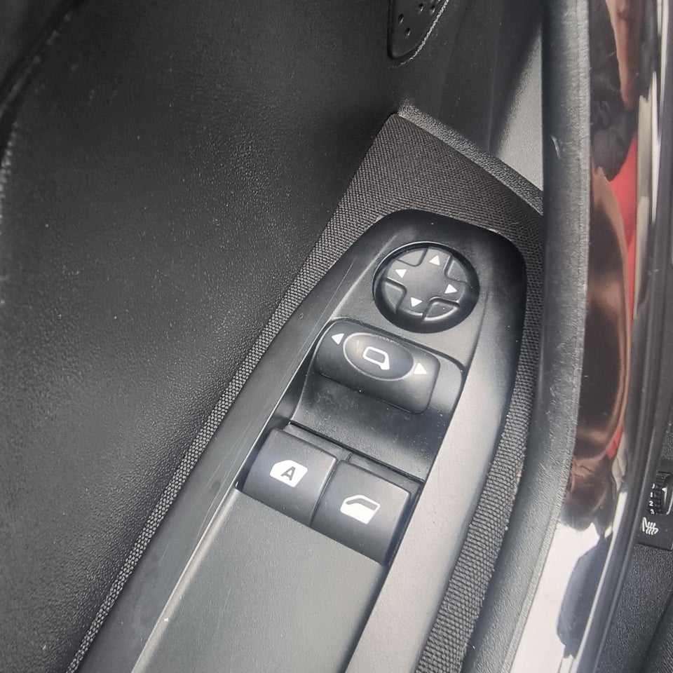 Peugeot 208 1,4 e-HDi 68 Active ESG 5d