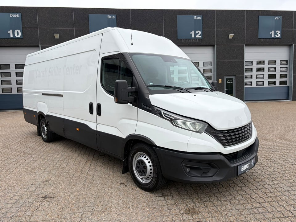 Iveco Daily 2,3 35S16 16m³ Van AG8