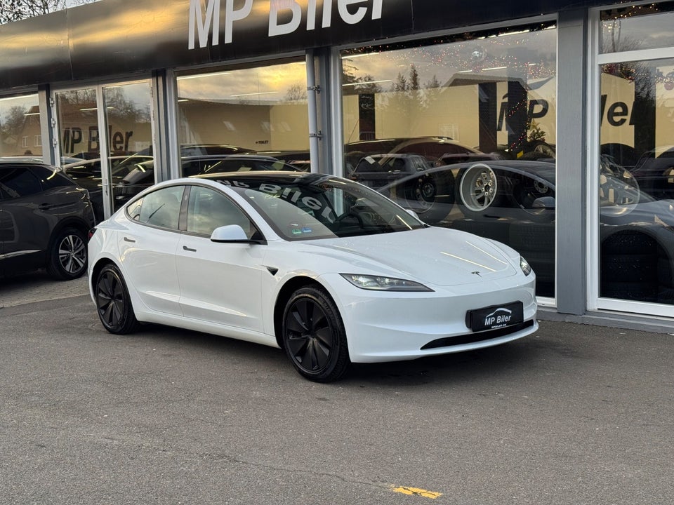 Tesla Model 3 Long Range AWD 4d