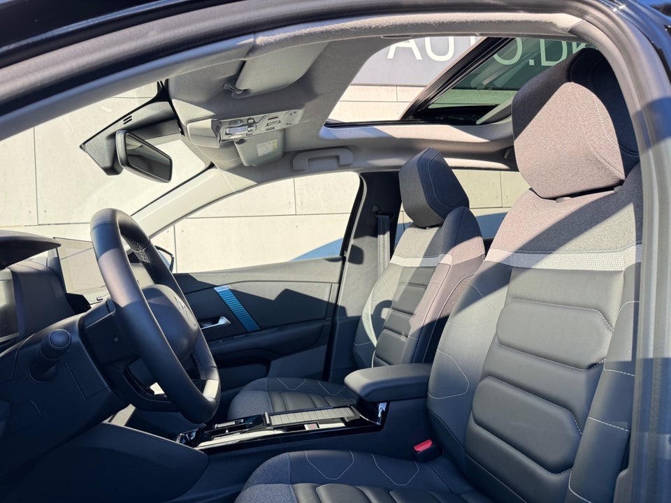 Citroën ë-C4 X 50 Shine 4d