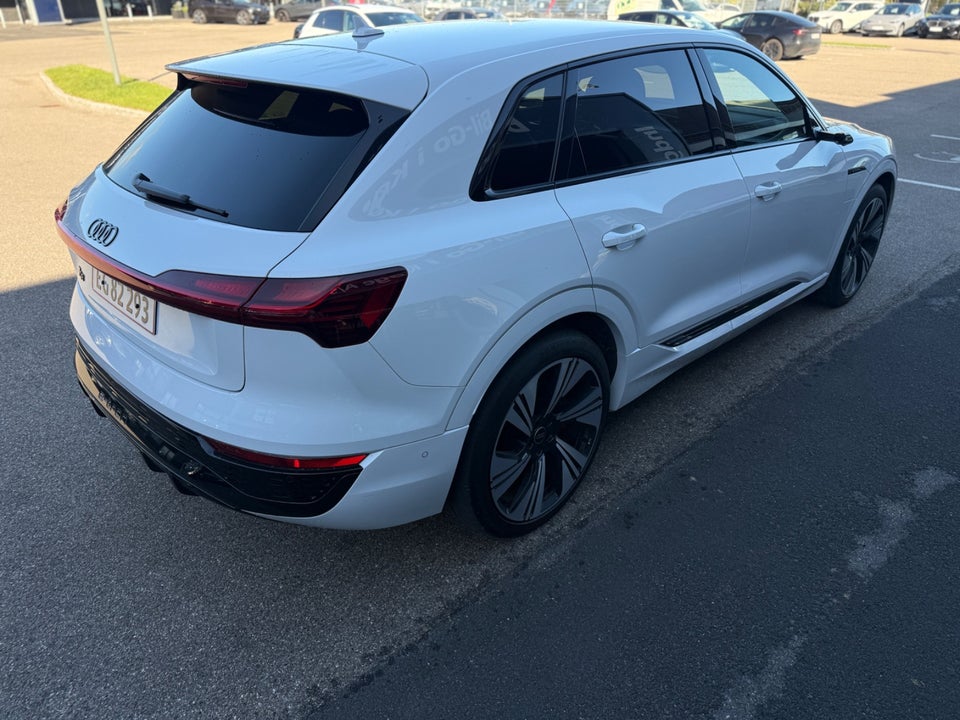 Audi Q8 e-tron 55 S-line quattro 5d