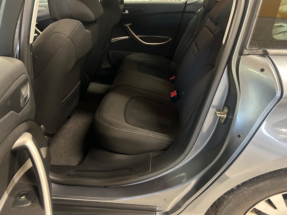Citroën C5 1,8i 16V Dynamique 4d