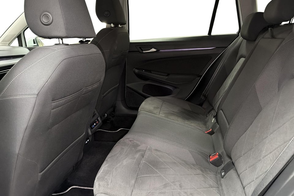 VW Golf VIII 1,5 eTSi 150 Style Variant DSG 5d