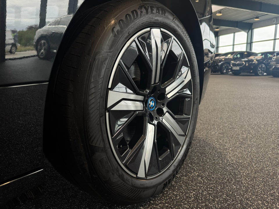 BMW iX xDrive40 Sport 5d