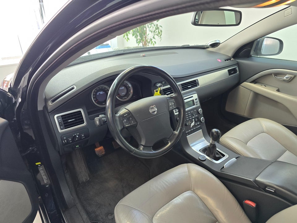 Volvo V70 2,0 Summum 5d