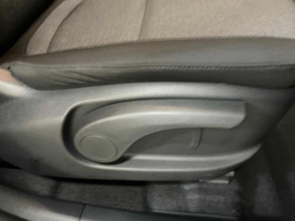 Hyundai Kona 39 EV Essential 5d