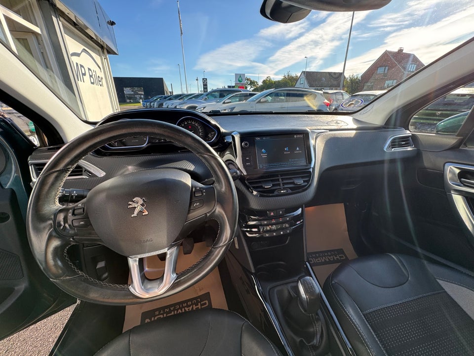 Peugeot 2008 1,6 BlueHDi 100 Allure Sky 5d