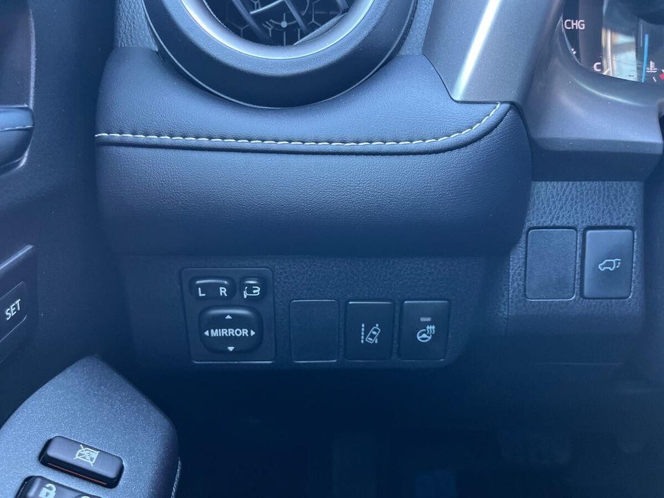 Toyota RAV4 2,5 Hybrid H3 Selected MDS 5d