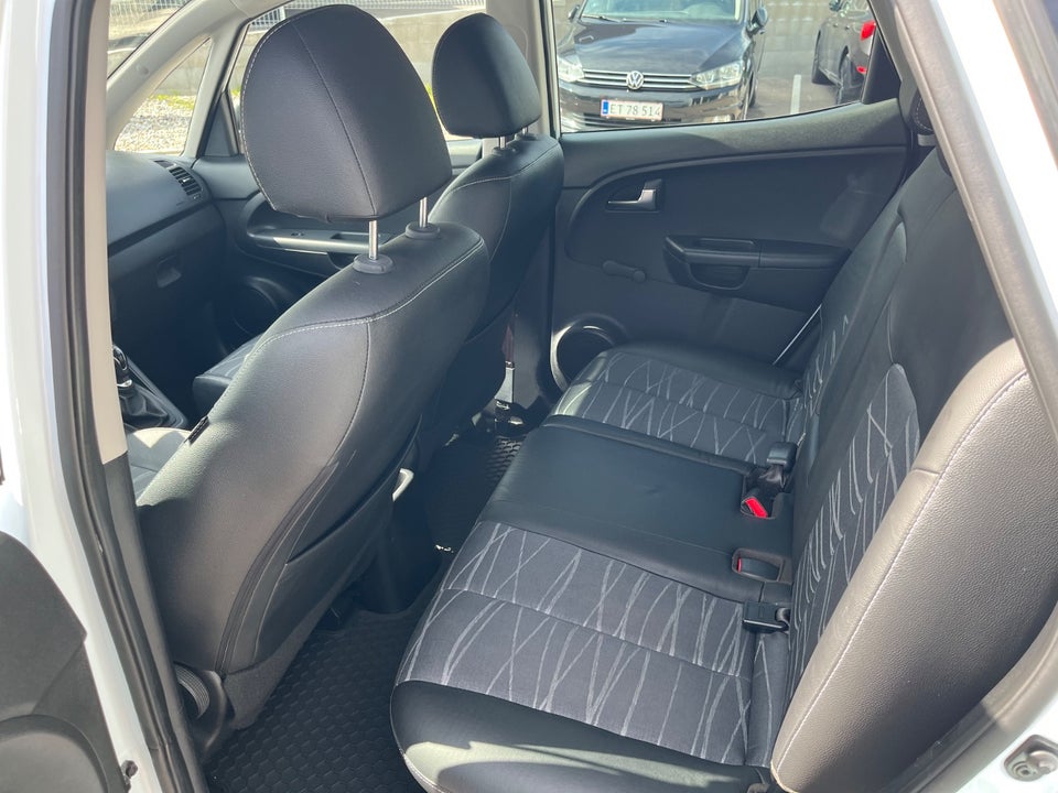 Kia Venga 1,4 CVVT Premium 5d